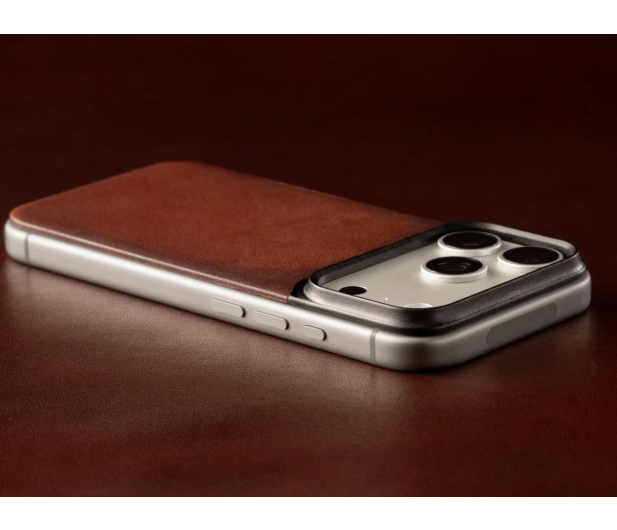 Nomad Magnetic Leather Back iPhone 18 Pro Max / 17 Pro Max MagSafe - 1586547 - zdjęcie 9